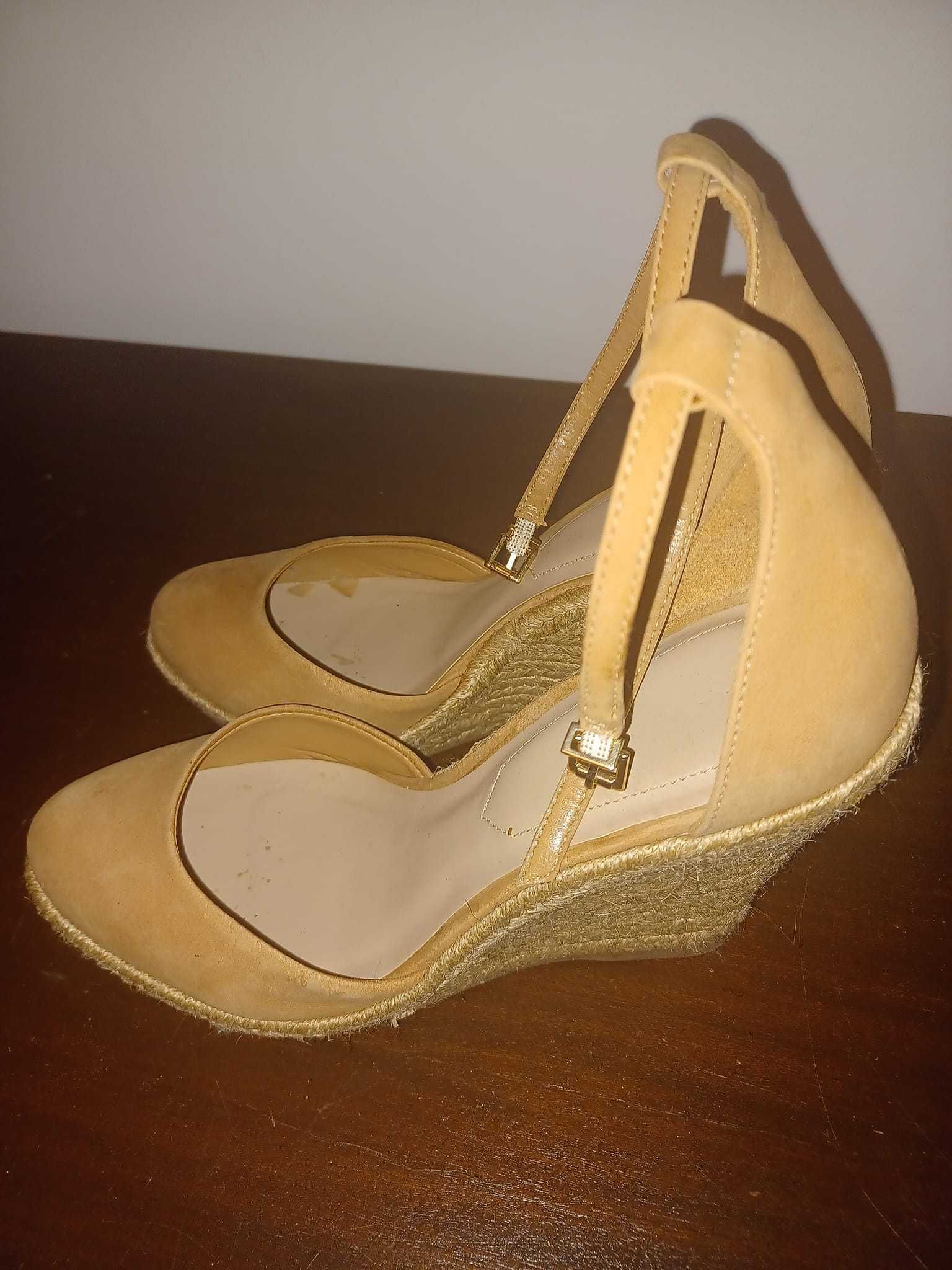 Sandalias de cunha camel da Aldo