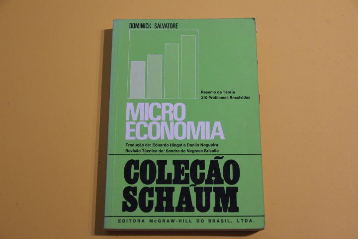 Microeconomics teory and appplications/ Microeconomia...