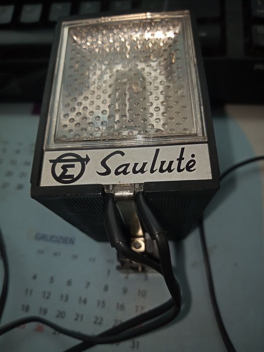 Zabytkowa Lampa Błyskowa SAULUTE N 30115 ZSRR