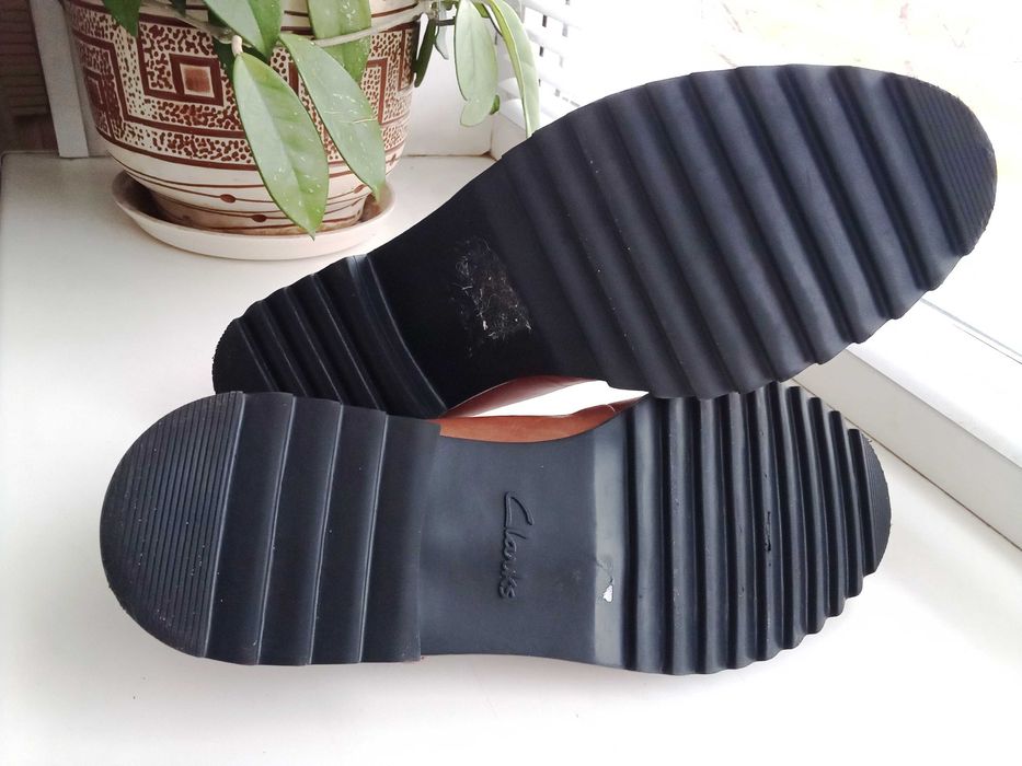 Clarks - пр-во камбоджия. кожаные туфли лоферы,. р. 40 - 26 см