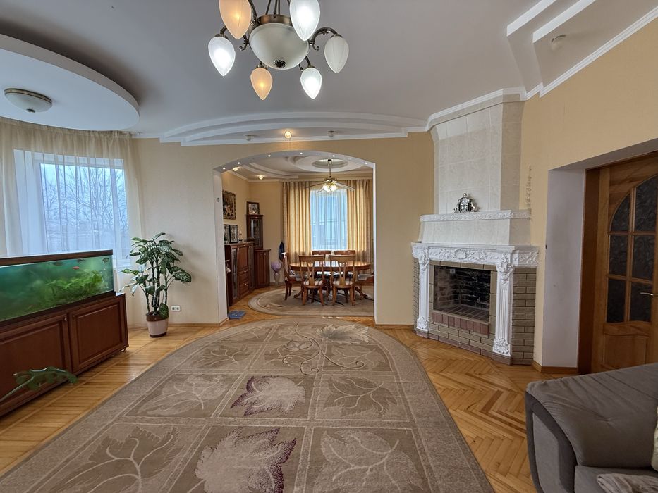 Будинок Слобода заходь та живи