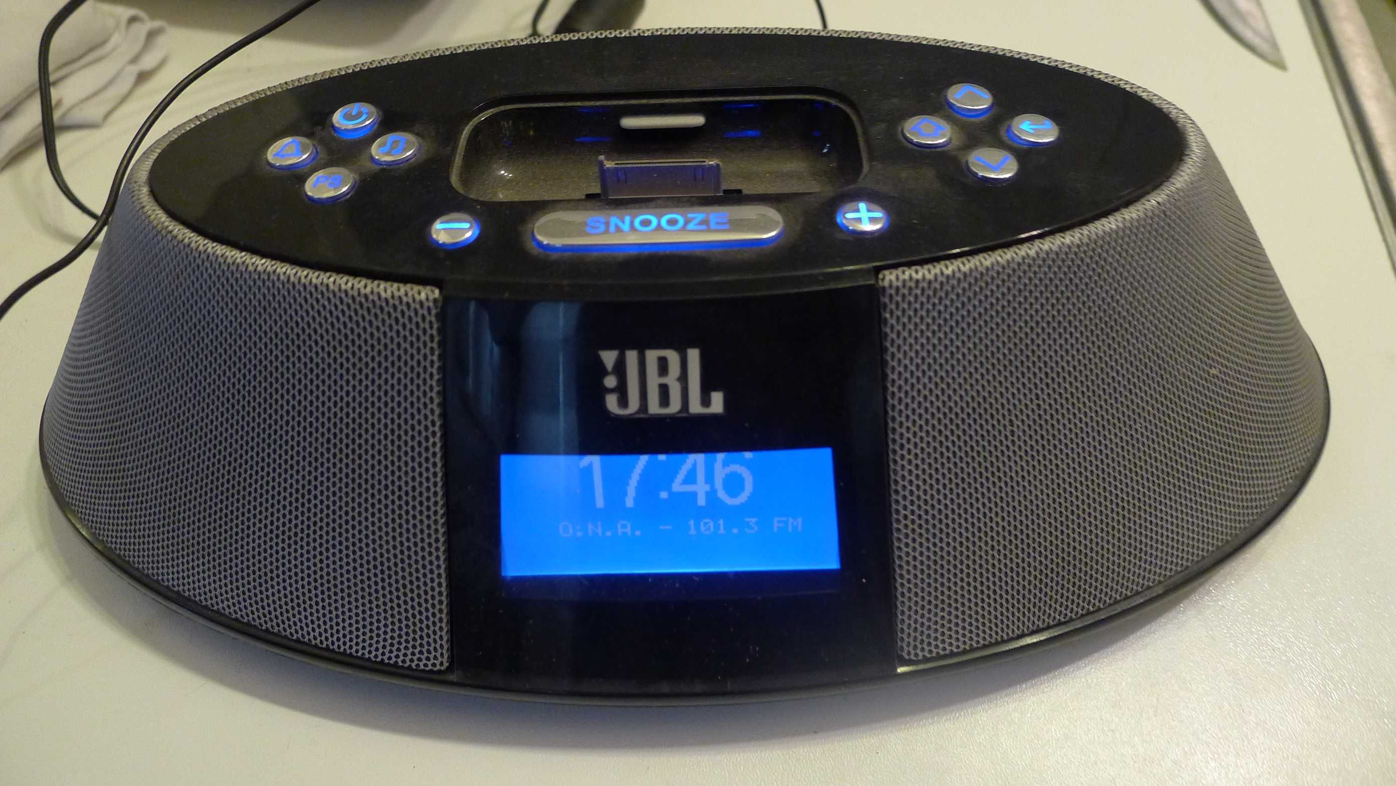 radio JBL ze stacją I-Pod-a stereo