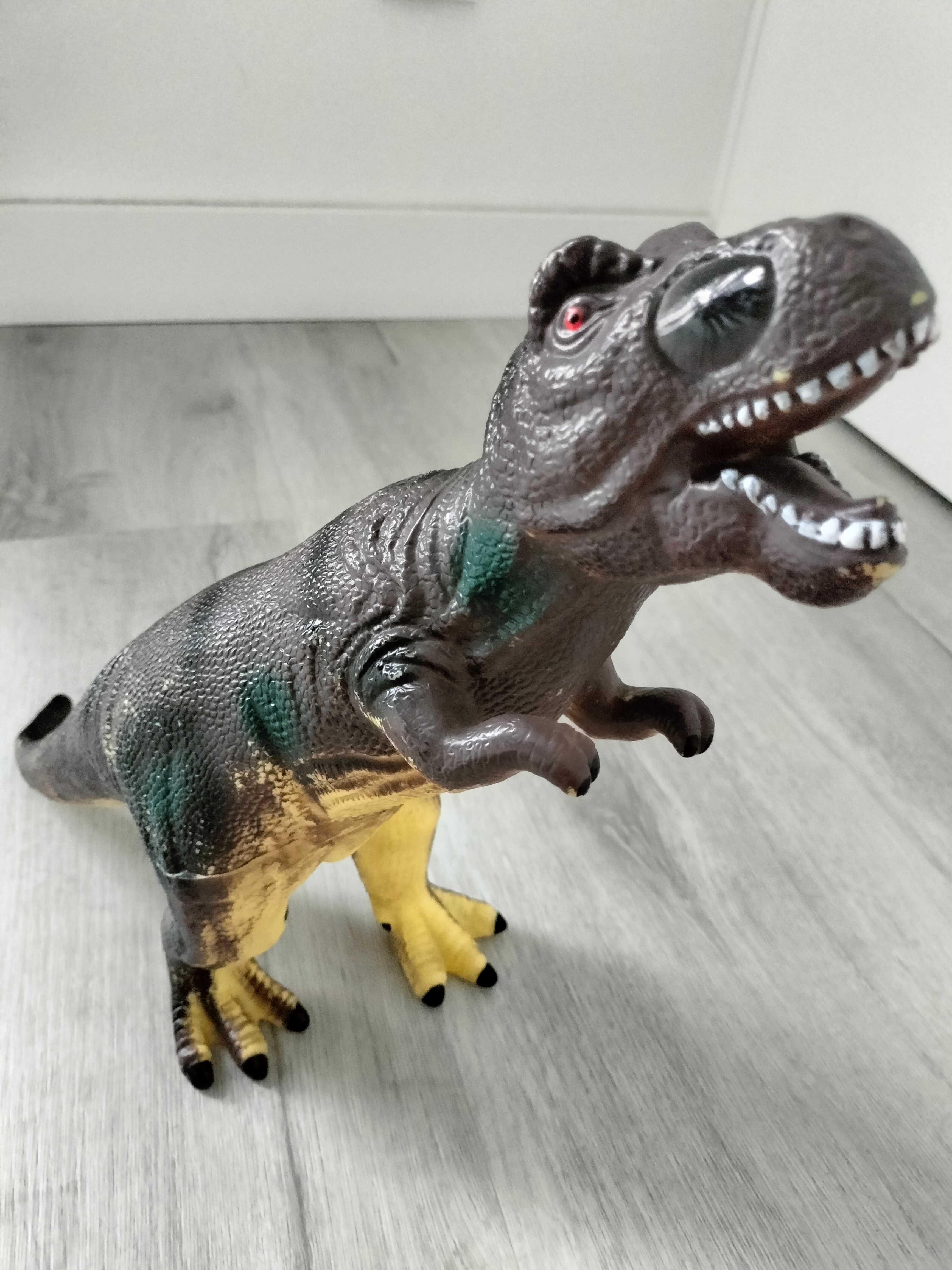 Dinozaur gumowy wydaje dźwięki
