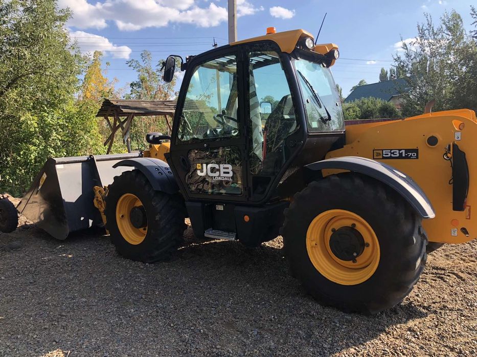 Навантажувач телескопічний JCB