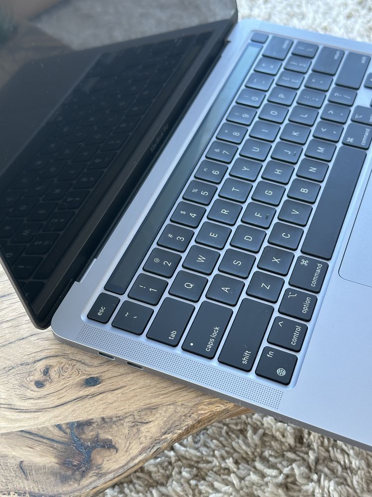 Продам MacBook Pro 13” (M1, 2020)