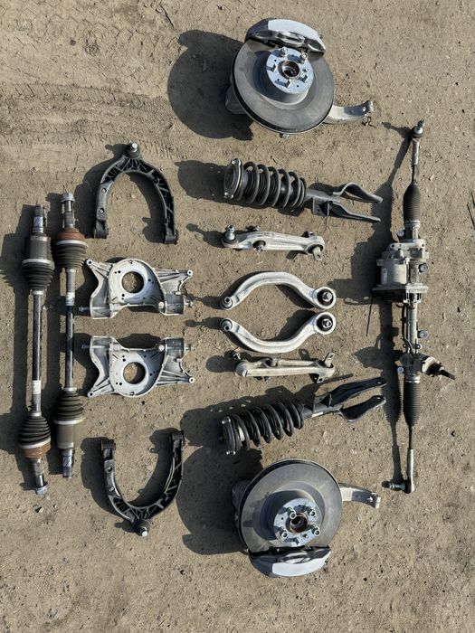 Tesla model Y Передня підвіска в зборі