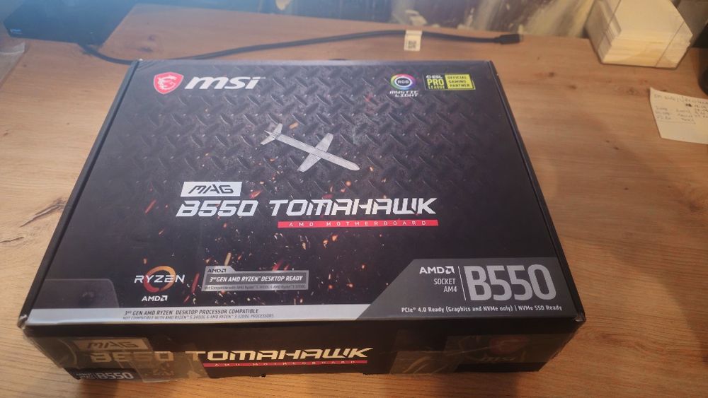 Zestaw MSI B550 Tomahawk max  + 32 GB  RAM HyperX 3200 cl16
