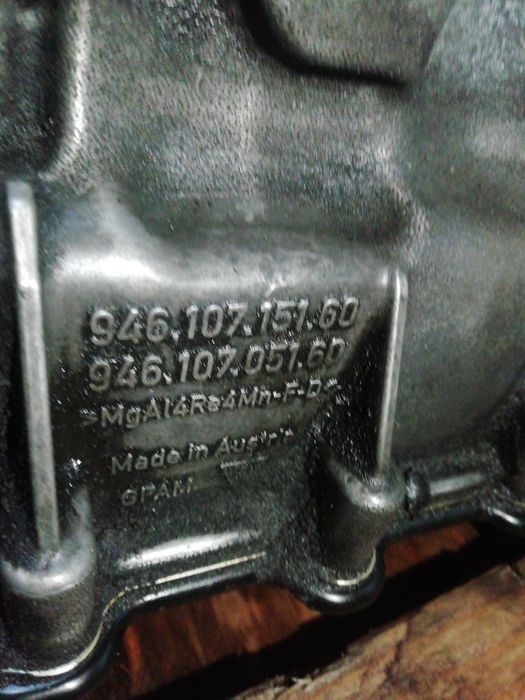 Двигатель мотор ДВС 3.0 Porsche 94610100160  кузов двери фары