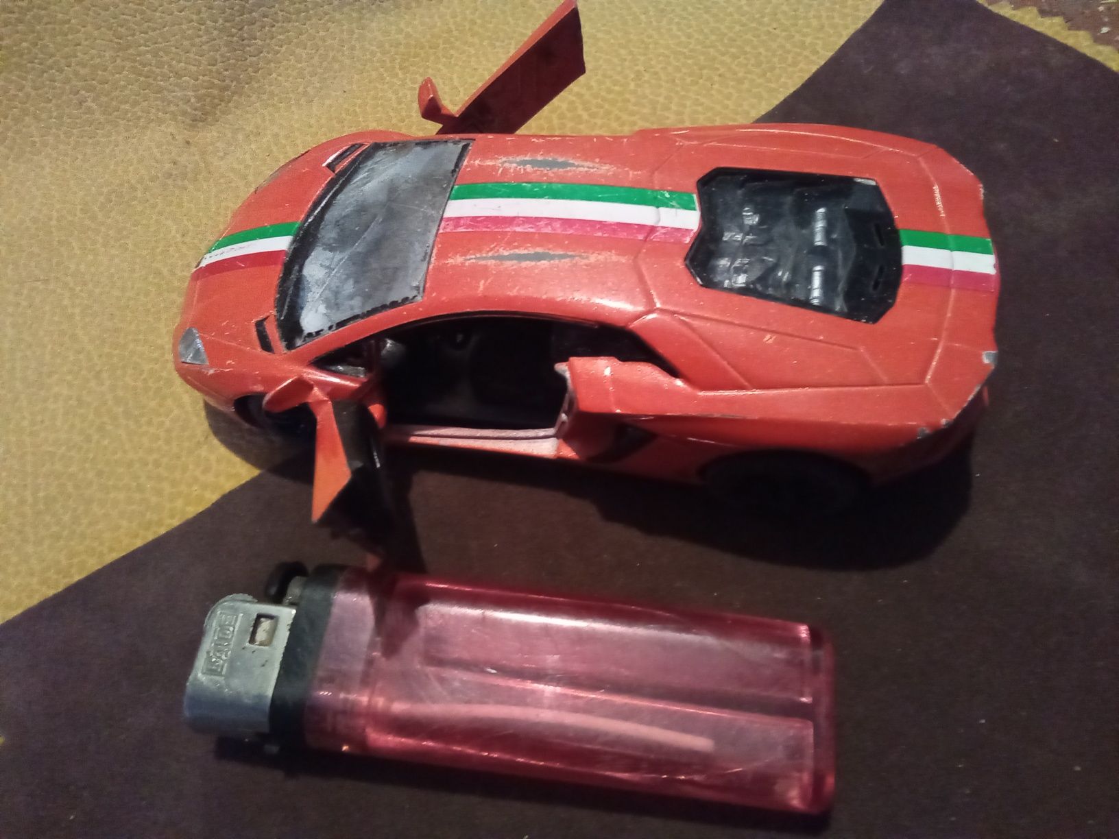 Lamborghini. модель 38 масштаб.