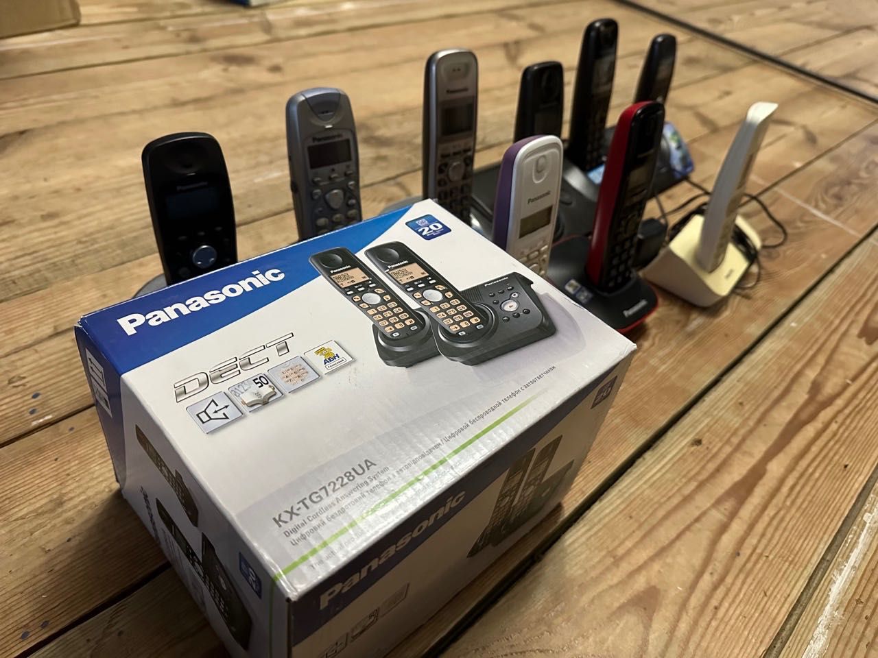 DECT телефони Panasonic KX-TG7228UA + 9 інших