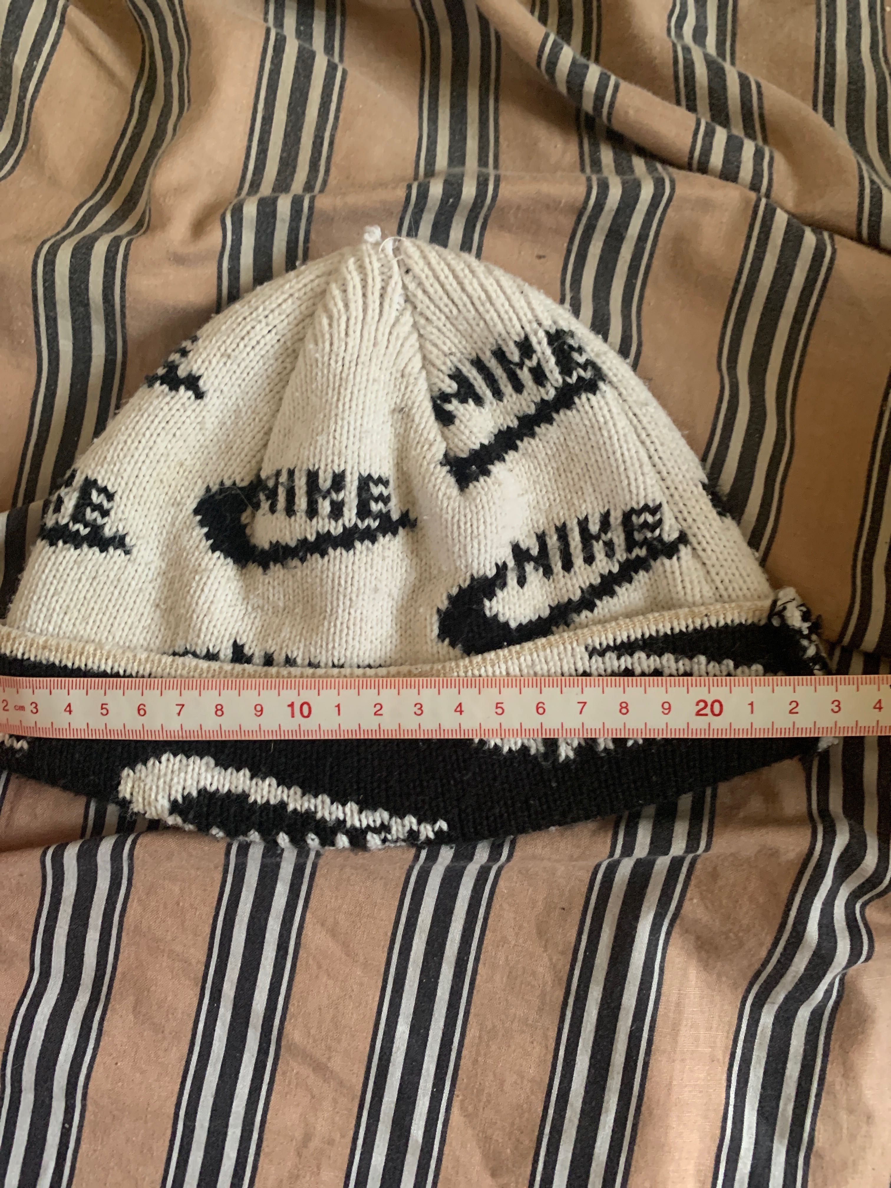шапка Nike з вінтажним пошивом