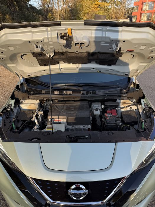 Nissan leaf 2018 р.