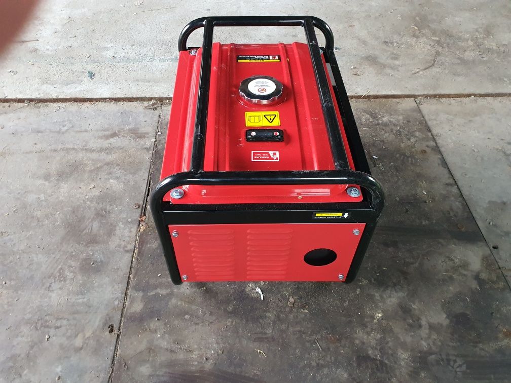 Agregat generator prądu Hager HK8000W AVR, 2500 W