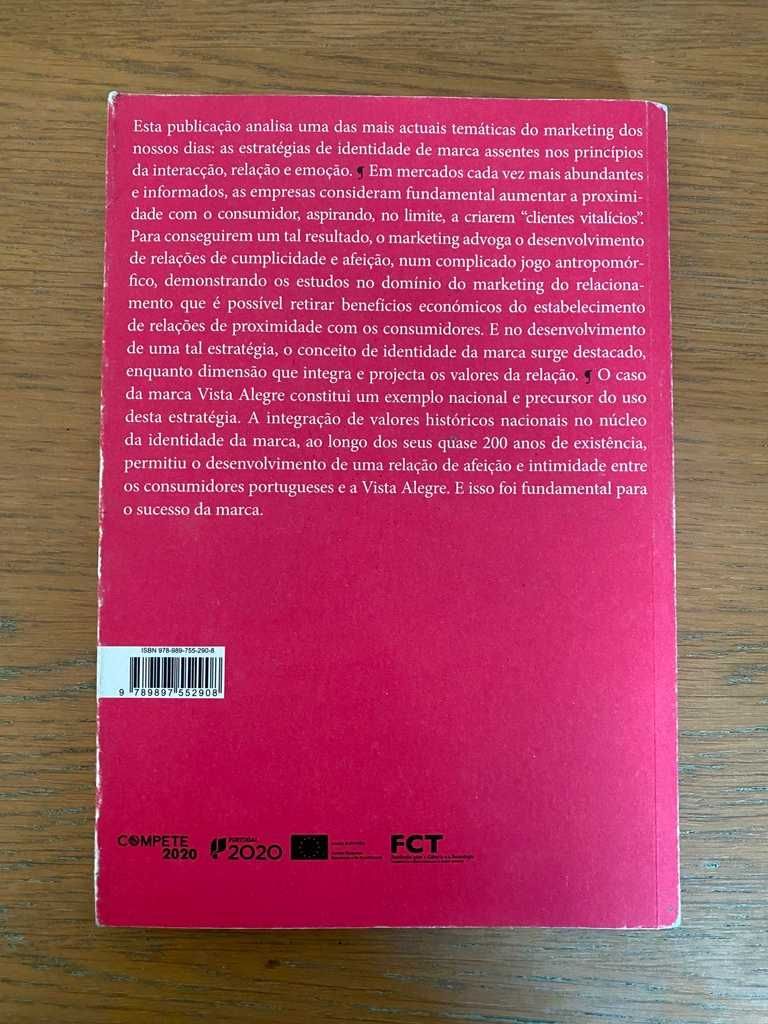 Livro “Marcas e Identidades”, de Teresa Ruão