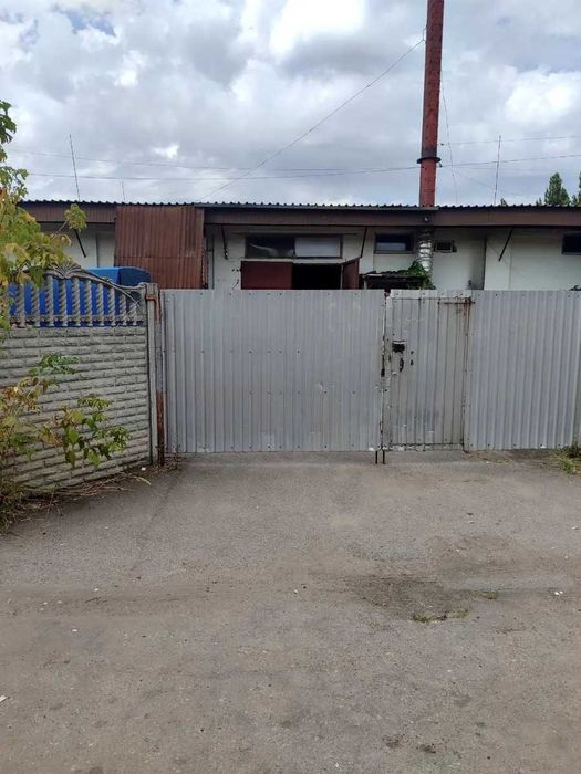 Продам виробничо - складське приміщення в районі КСК вул. Щорса 57