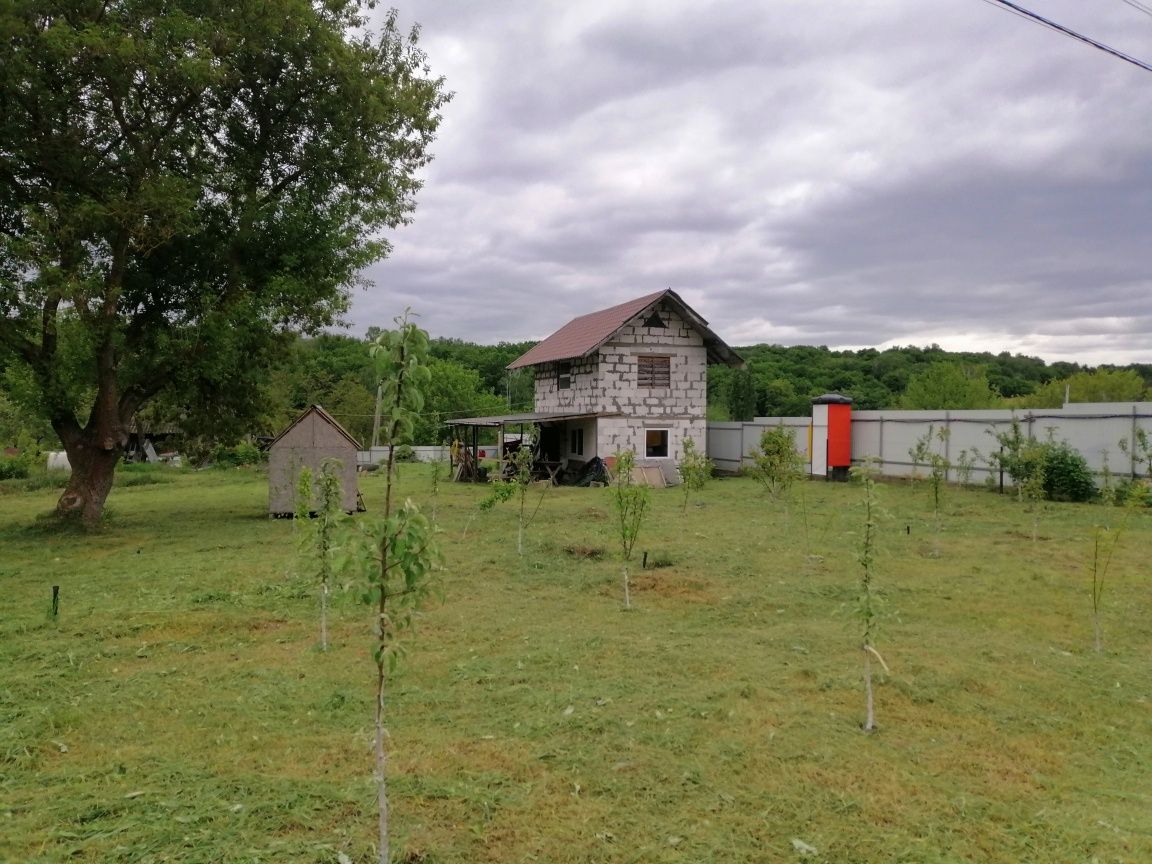 Продам земельну ділянку з недобудованим будинком