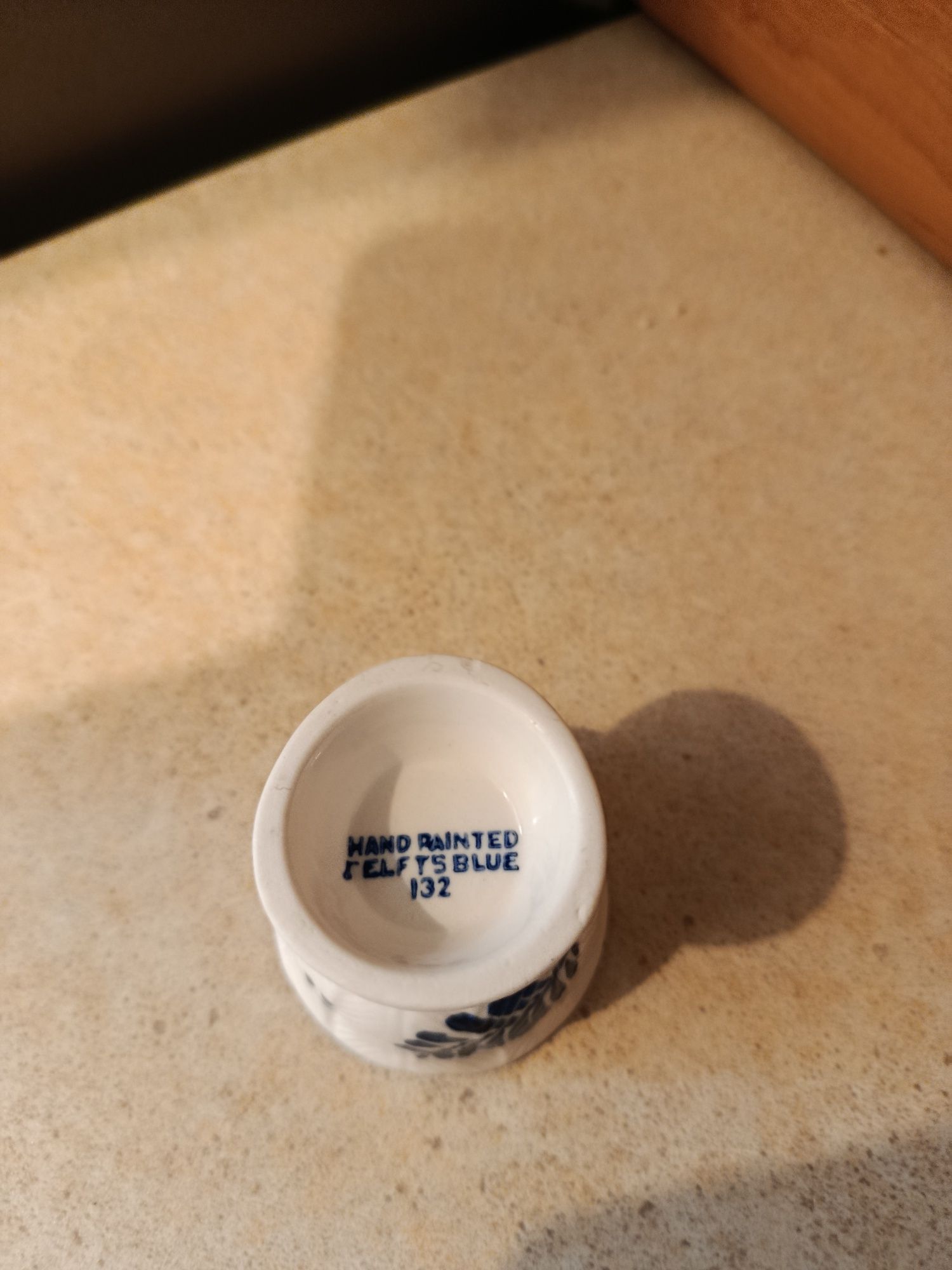Śliczny stary kieliszek do jaj porcelana Delft