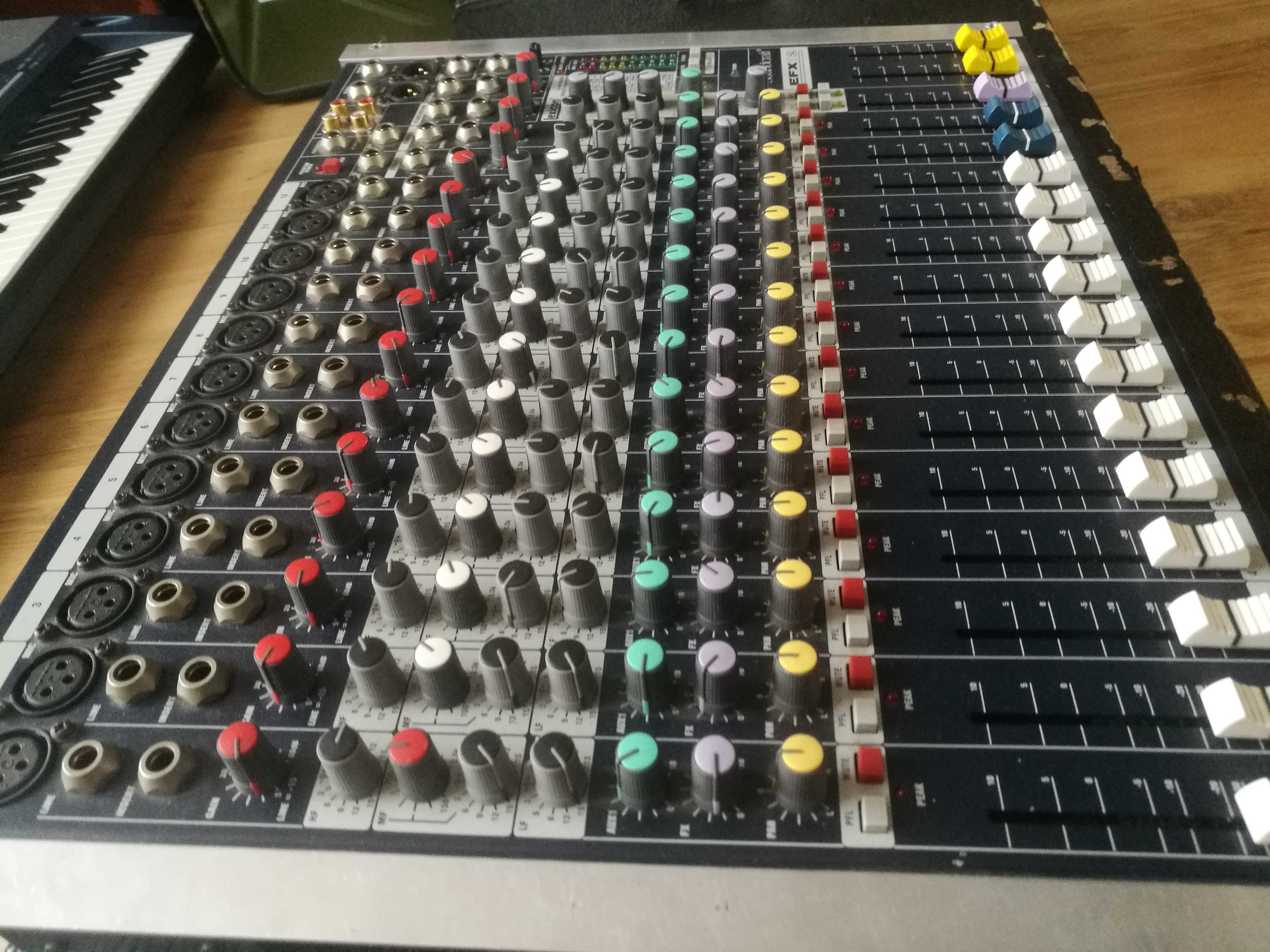 Mixer Soundcraft efx 12