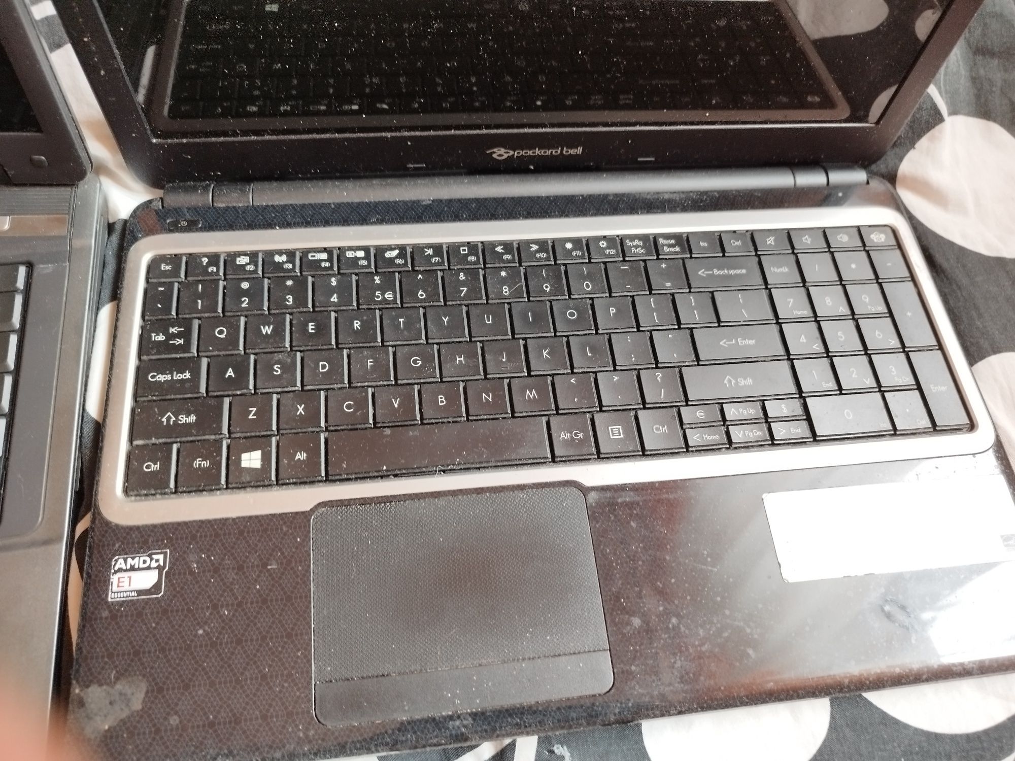 Dwa laptopy . Zapraszam