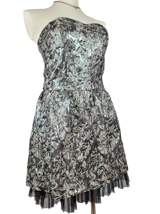 Srebrna błyszcząca wizytowa rozkloszowana sukienka 42,XL QED London