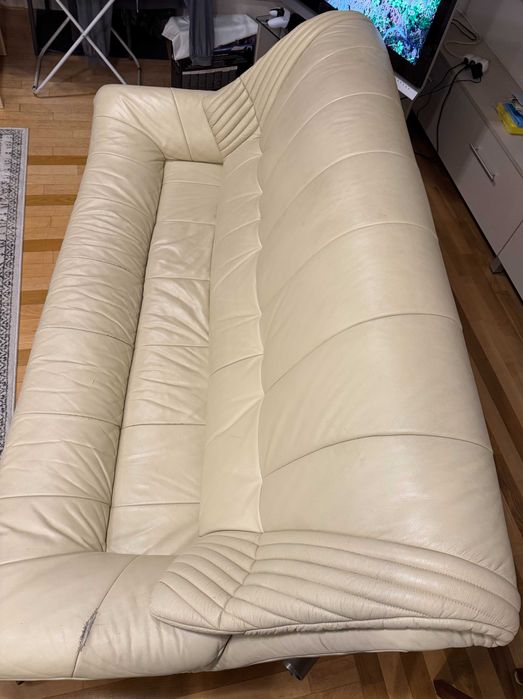 Skórzana kanapa w dobrym stanie – wygodna i zadbana