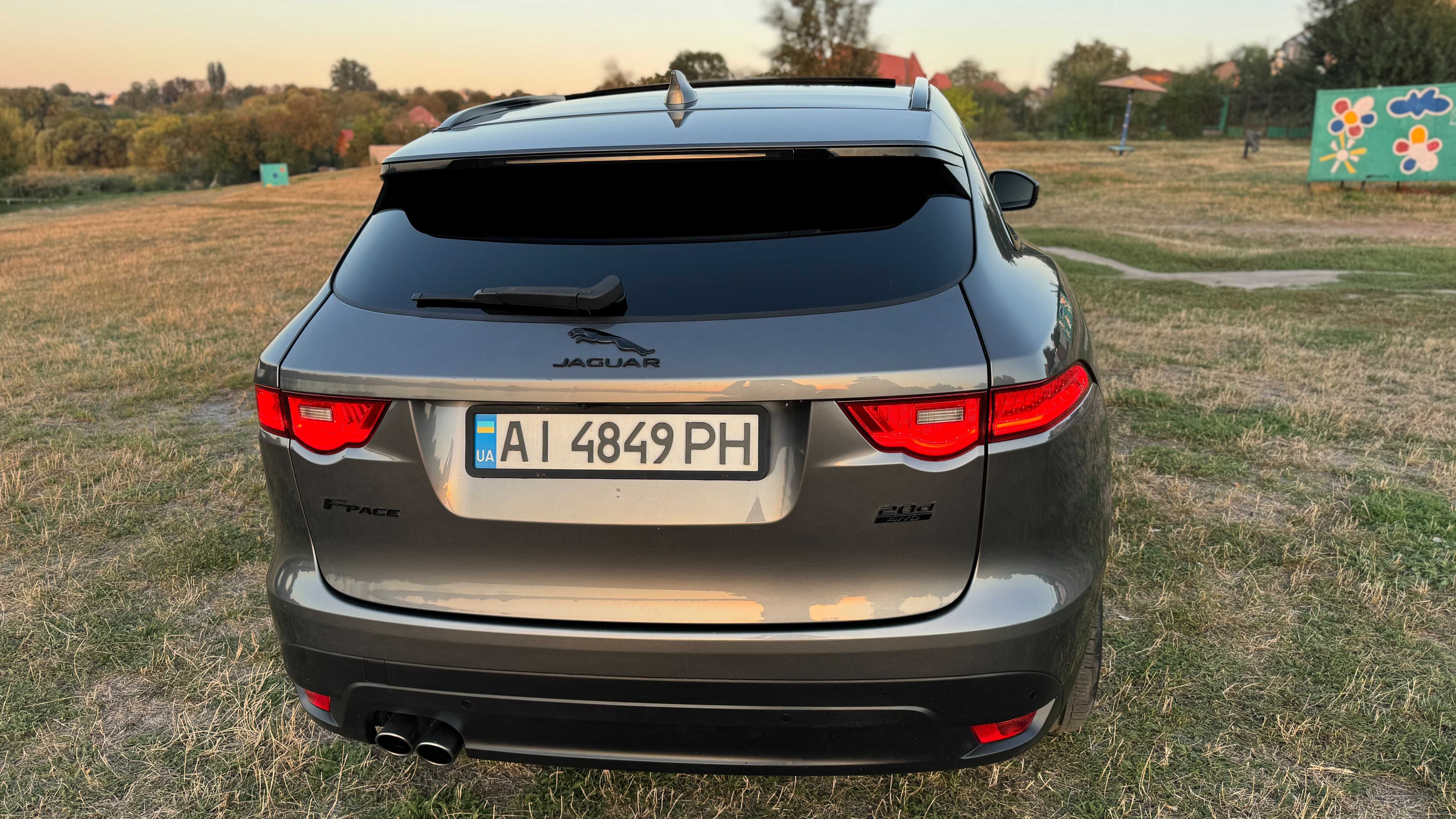 Jaguar F-Pace 2016, 2.0D AT (180 к.с.) AWD