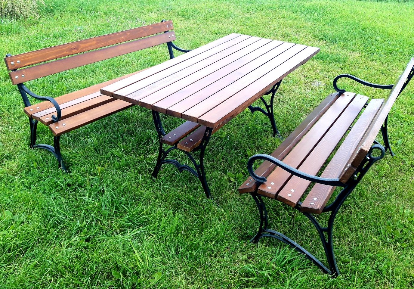 Stół i ławy, meble ogrodowe