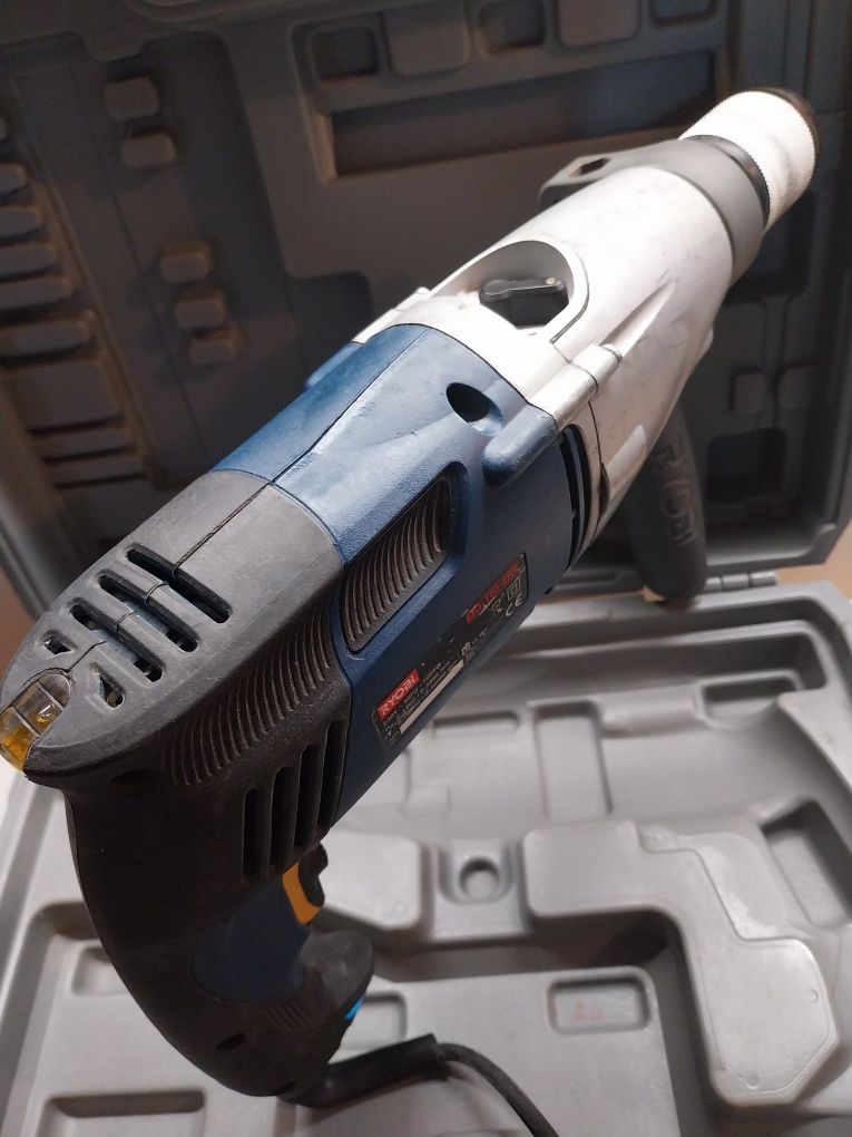 Berbequim de impacto RYOBI 1050W