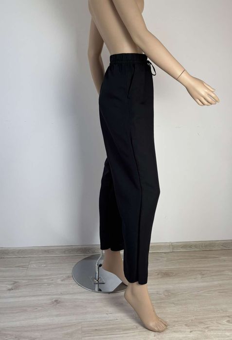 H&M premium spodnie lniane damskie S/M
46%Len
rozmiar S/M
Kolor:czarny