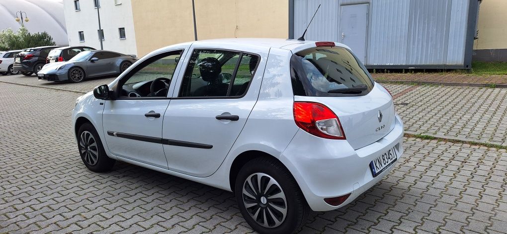 Renault Clio 1.2 benzyna klima 5 drzwi 12 rok