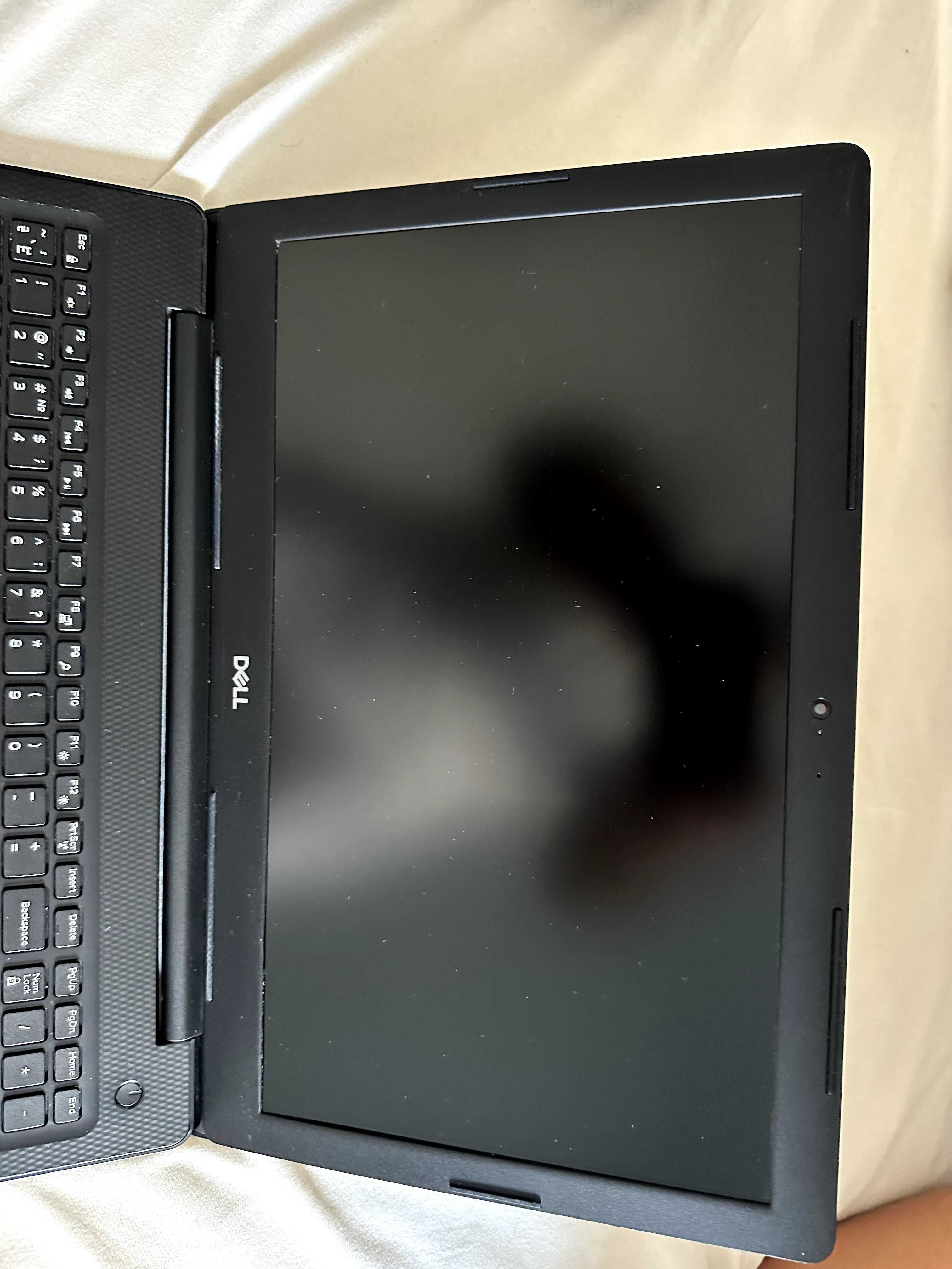 В гарному стані  Ноутбук Dell Inspiron 3584