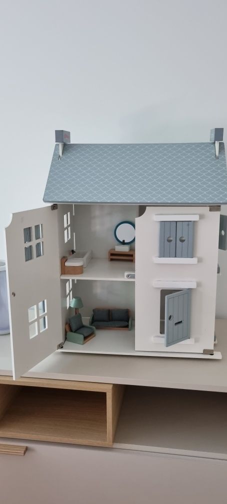 Little Dutch – drewniany domek dla lalek z wyposażeniem