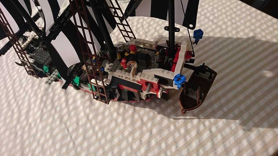 LEGO Pirates 6286  Skull's Eye Schooner z 1993 r.
