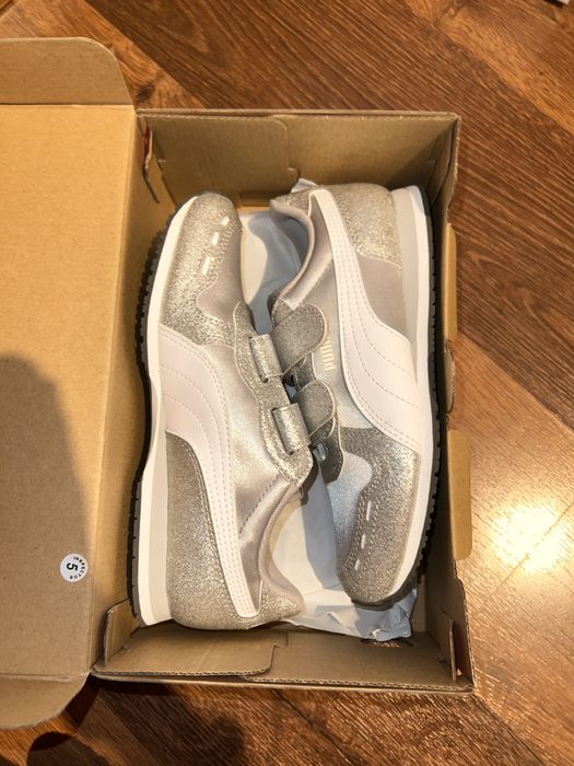 Оригінальні блискучі водонепроникні кеди