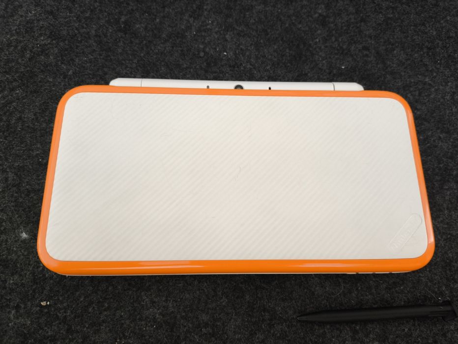 New Nintendo 2DS XL 64Gbs desbloqueada + Extras