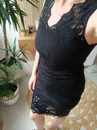 Czarna sukienka koronkowa H&M