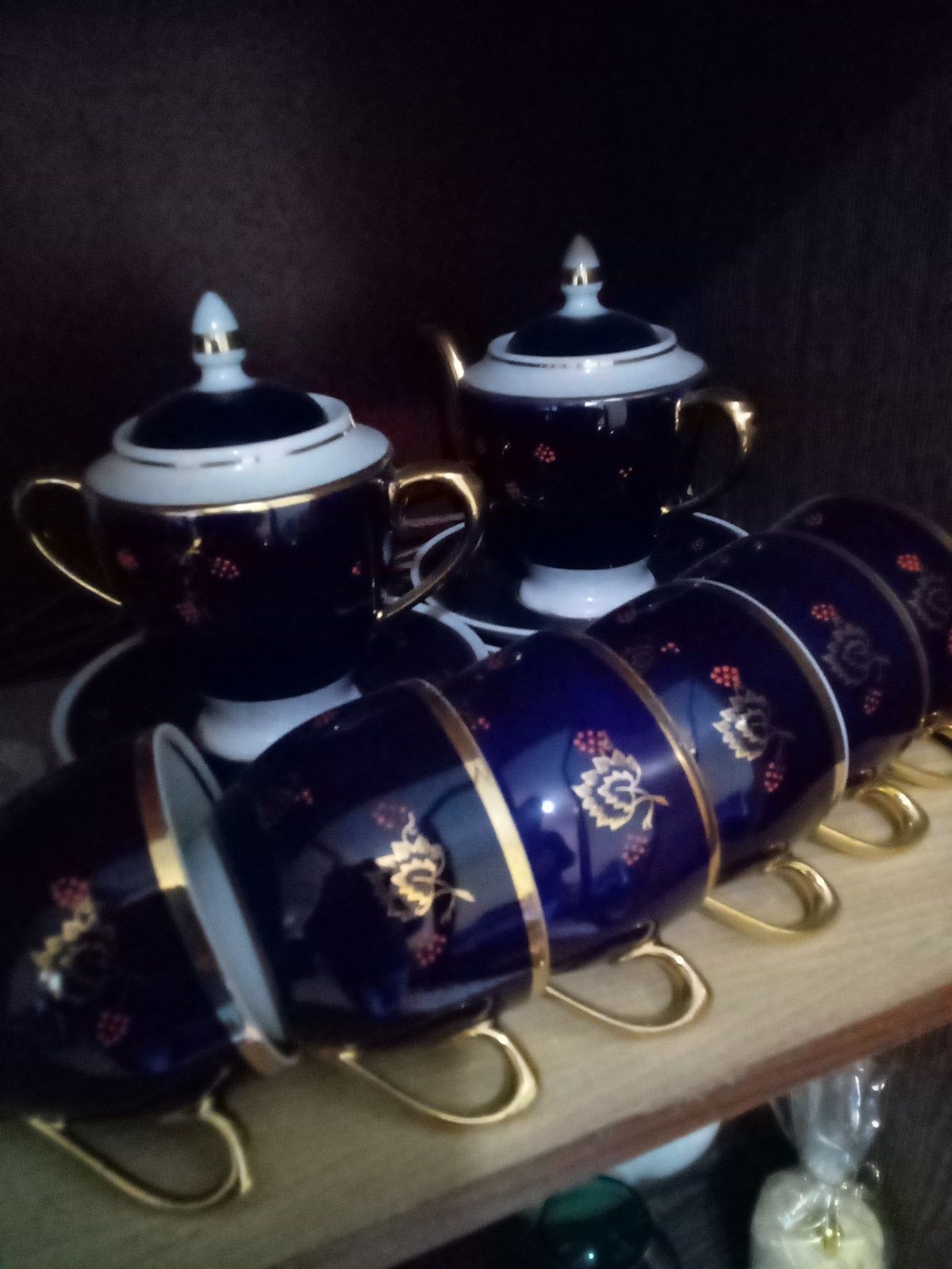Продам сервиз чайный