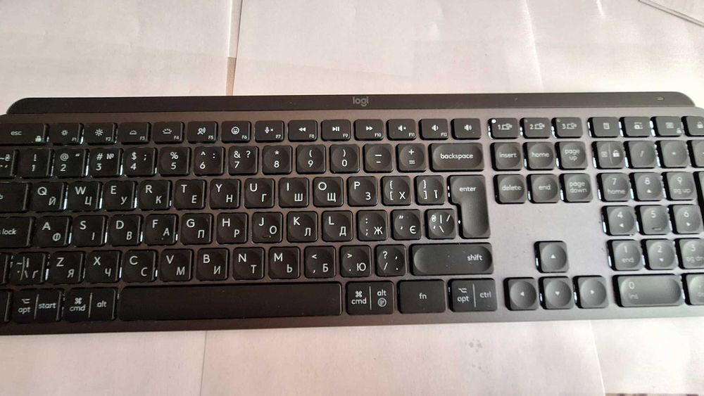 Бездротова клавіатура