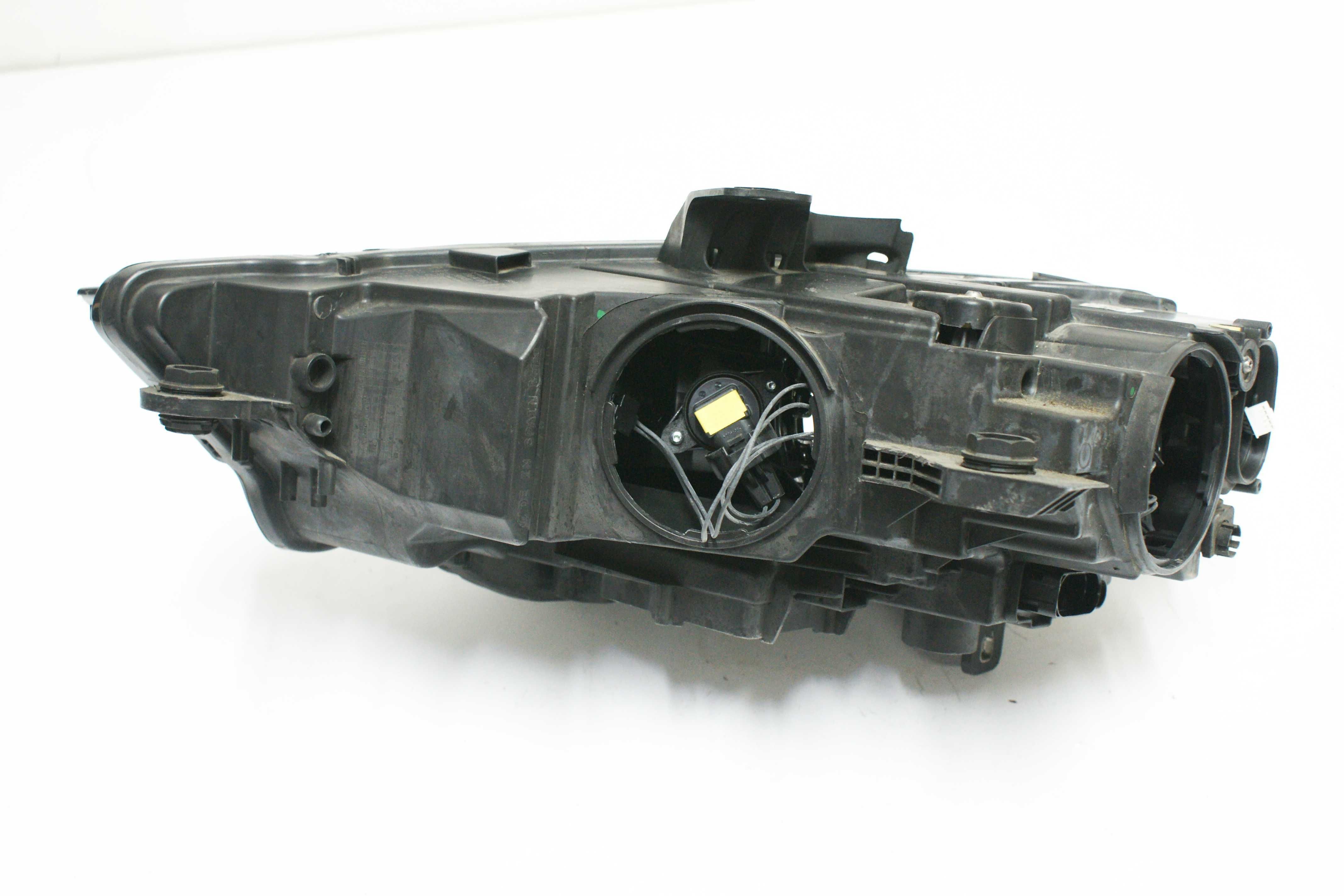 Lampa przednia przód prawa reflektor OE AUDI A3 8V0