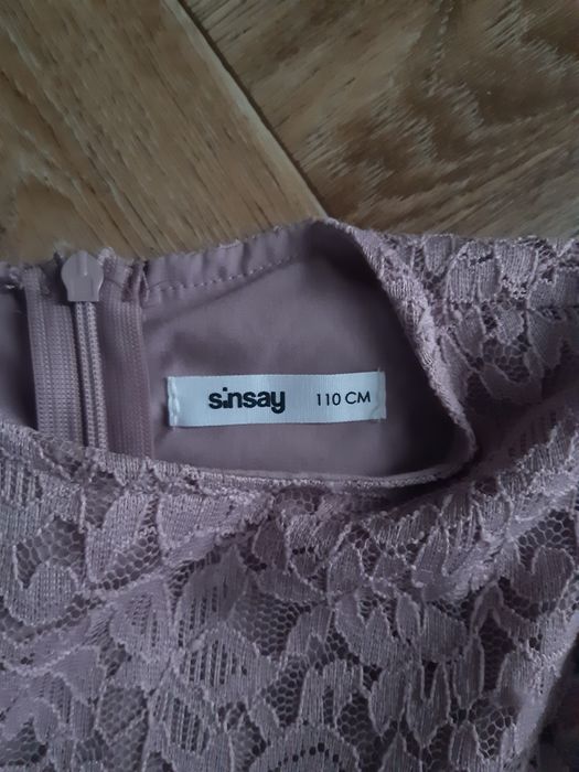 Elegancka sukienka dla dziewczynki rozm. 110 cm Sinsay