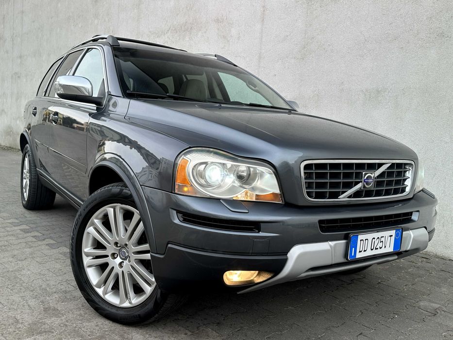 VOLVO XC90 LIFT 2.4 D5 AWD Executive Bi-Xenon Skóra DvD 19" SUPER STAN