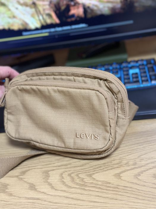 Сумка-бананка Levi's