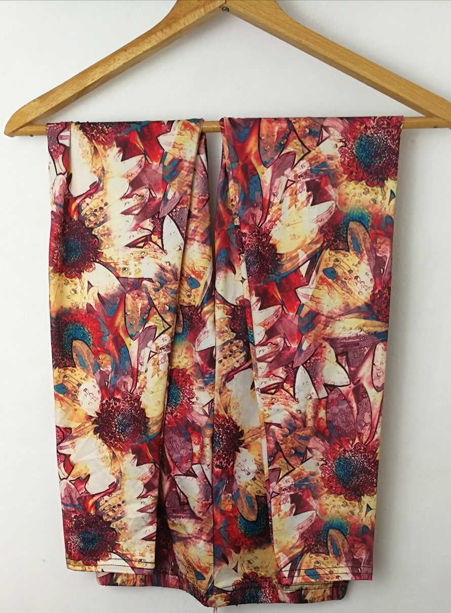 Legginsy z modnym wzorem