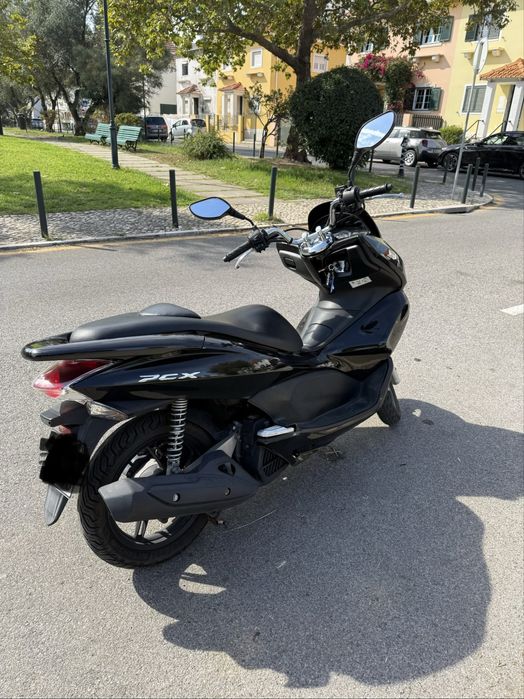Honda Pcx 28.000 km + capacete + luvas + AirTag + Alarme