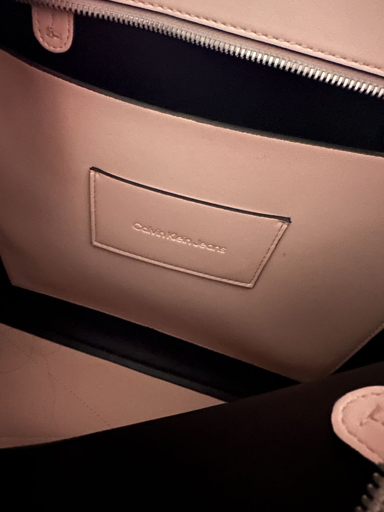 Rozowa torebka shopper Calvin Klein
