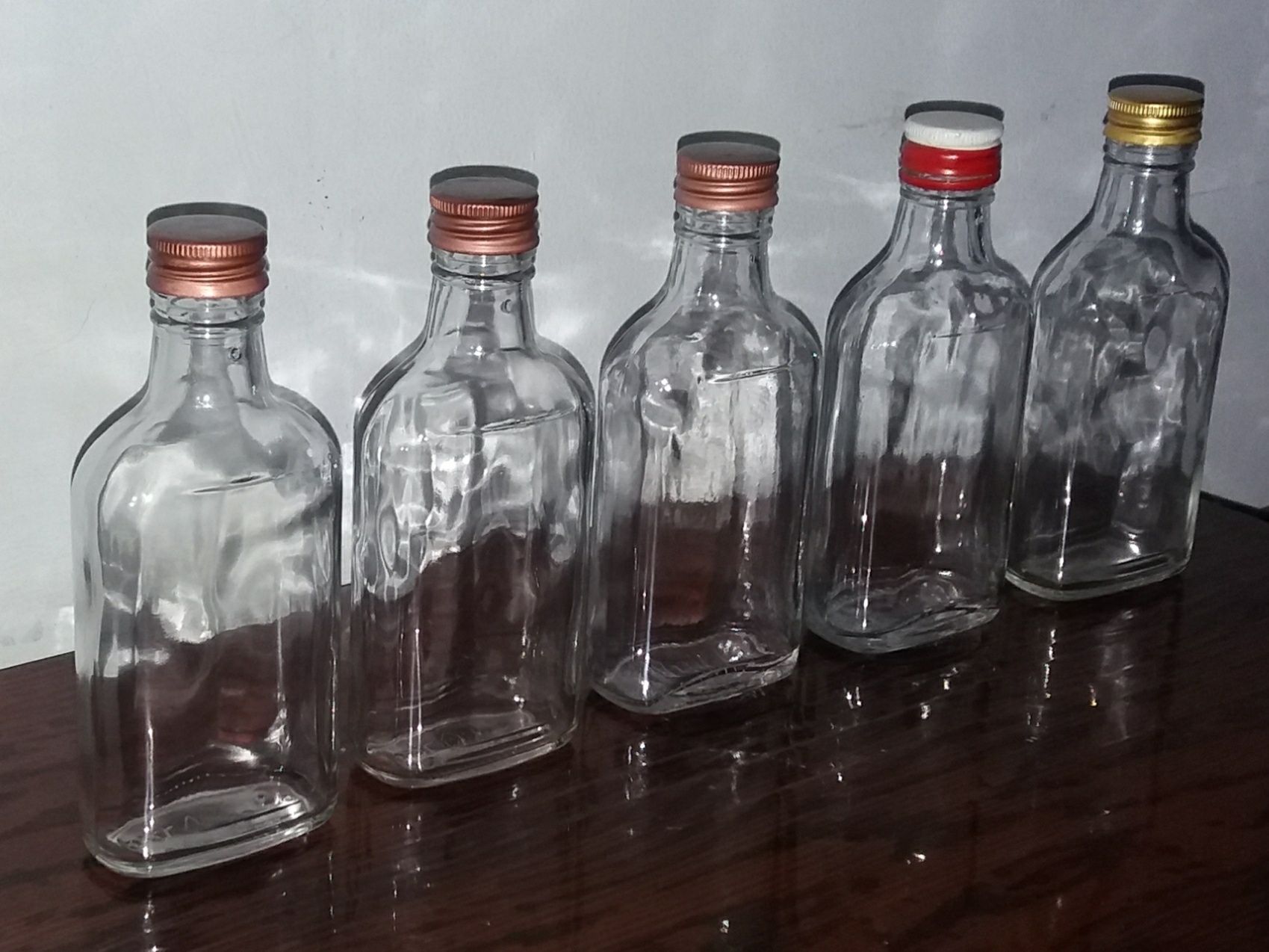 Скляні пляшки 0,2л та 0,25