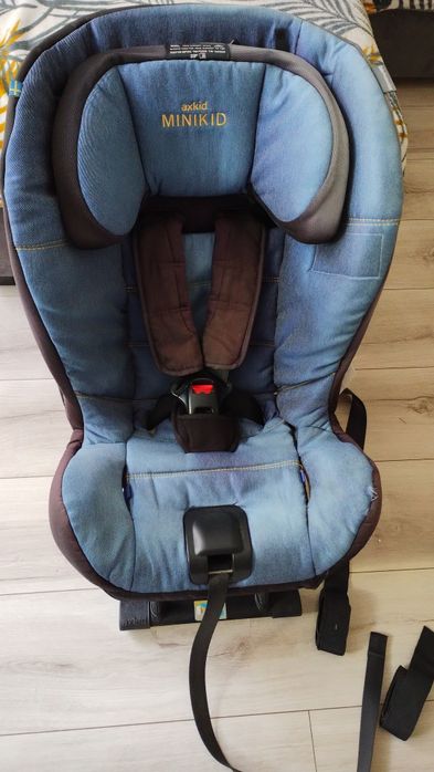 Fotelik samochodowy 9-25 axkid minikid