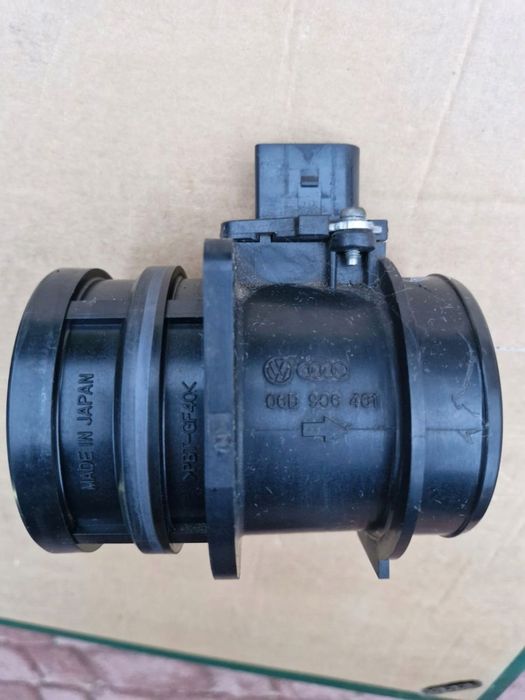PRZEPŁYWOMIERZ A4 B7 A6 C6 A3 8P GOLF V 2.0 TFSI 06F906461A