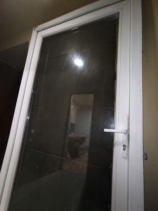 Пластиковые двери