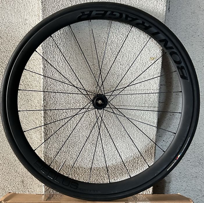 Roda de estrada Bontrager Aeolus Elite 35V TLR Disc + Pneus Novos